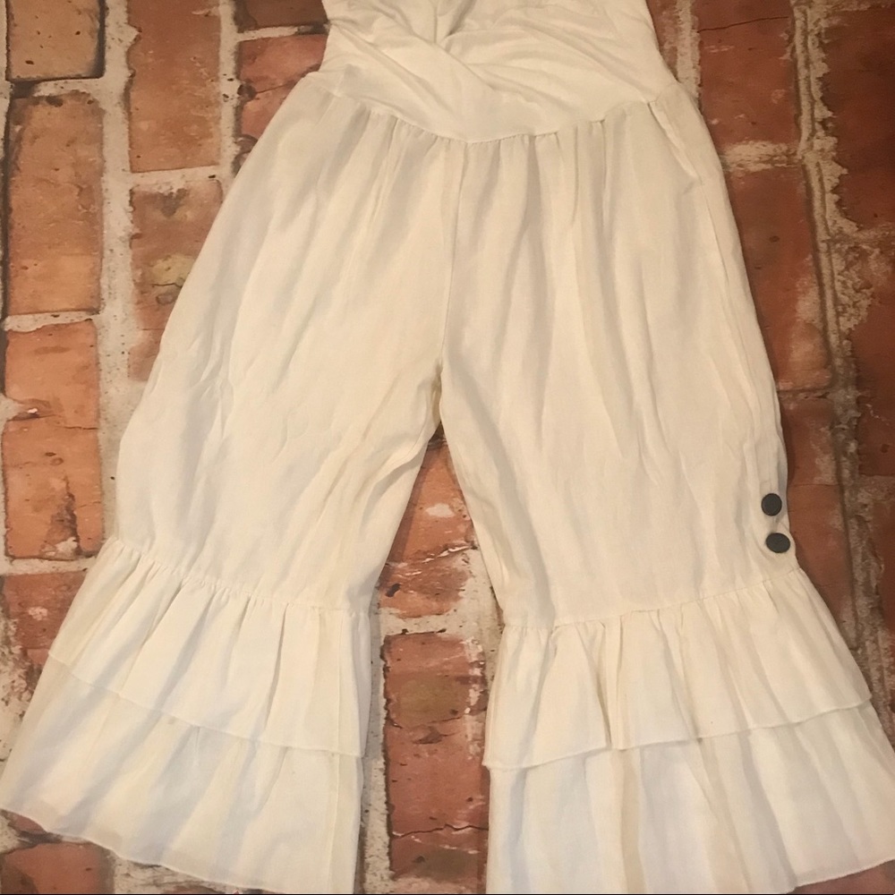 Ruffled capris xl